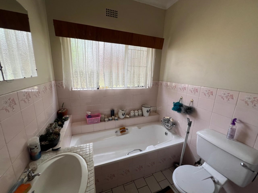 4 Bedroom Property for Sale in Wonderwater Free State